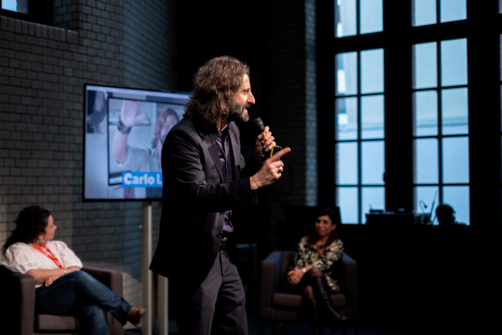Carlo Loiudice fa uno speech allo Smau Berlino