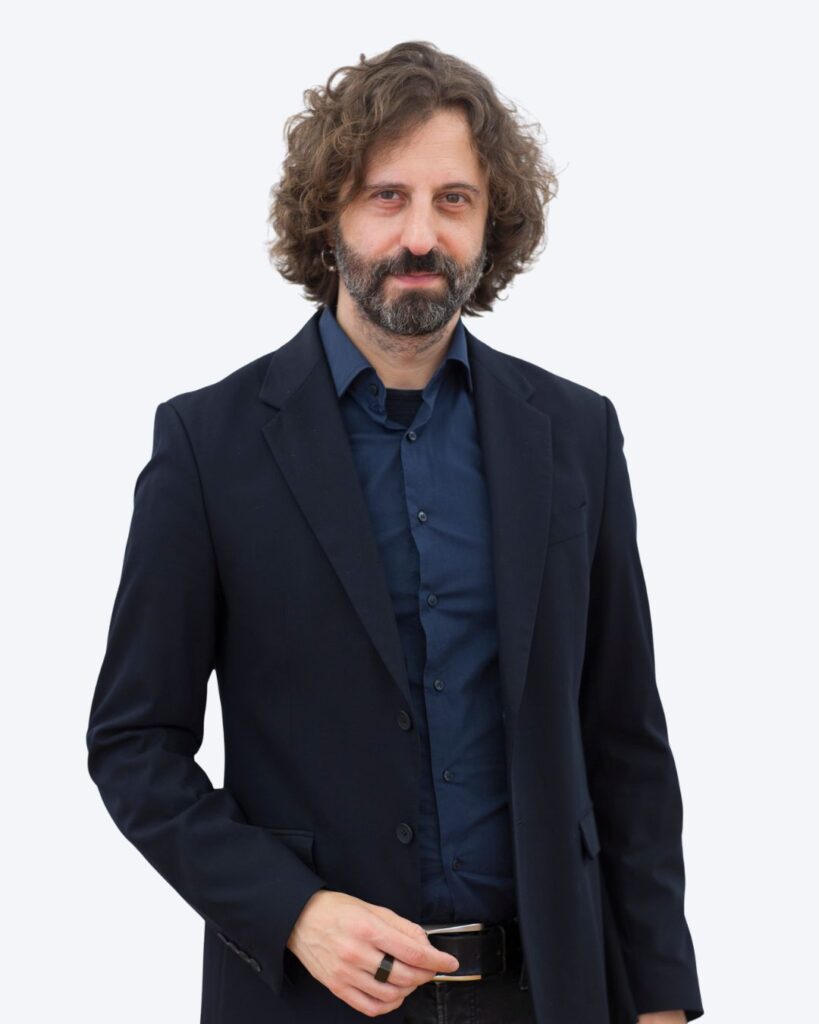 Carlo Loiudice in primo piano.